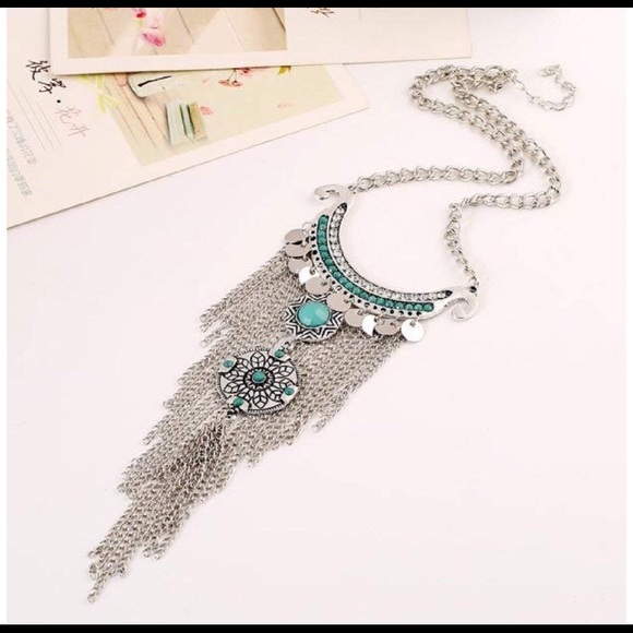 Jewelry - NIB Turquoise Boho Dangle Bib Necklace